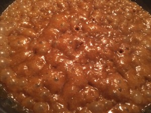Rosemary Sea Salt Caramells - Zucker, Sirup und Wasser mit der Creme aufkochen